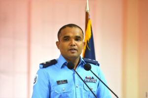 ފުލުހުންގެ އެސިސްޓަންޓް ކޮމިޝަނަރަކު ޝިފާން ރެކޯޑަށް ބަދަލު ގެނެސްފައިވާ ކަމަށް ތުހުމަތުކޮށްފި