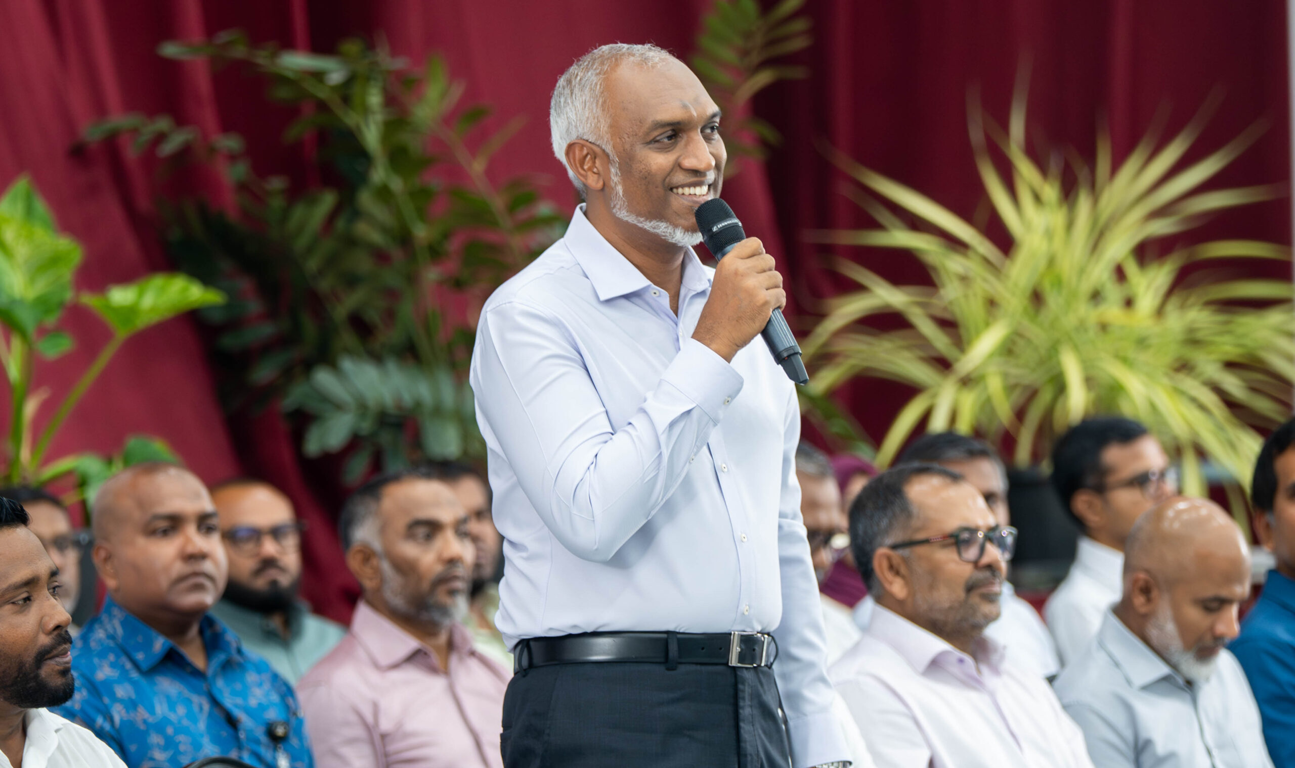 މާދަމާ ރޭ މައްޗަންގޮޅީ ރައްޔިތުންނާ ރައީސް ބައްދަލުކުރައްވަނީ