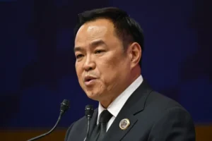 ކެމްބޯޑިއާ ބޯޑަރު ހަމަނުޖެހުންތަކާ އެކު ތައިލެންޑުގެ މަޖިލިސް އުވާލައިފި