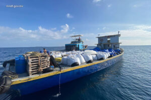 ދިޔަވަމުން ދިޔަ މުދާ އުފުލާ ދޯންޏަކަށް އެހީތެރިކަން ފޯރުކޮށްދީފި