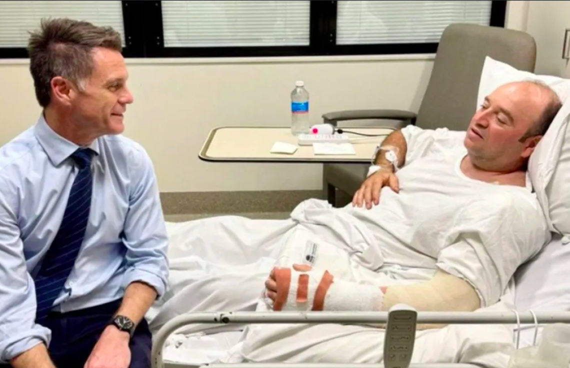 ބޮންޑައި ބީޗް ހަމަލާގައި ބަތަލަކަށްވި އަހްމަދަށް އެހީގެ ގޮތުގައި މިލިއަނަކަށް ވުރެ ގިނަ ޑޮލަރު