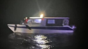 ބަލިމީހަކު ގޮވައިގެން ދަތުރުކުރި ލޯންޗު އިންޖީނު ހަލާކުވުމުން މެރިން ޕޮލިހުން އެހީތެރި ވެއްޖެ