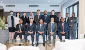 ޗައިނާގެ ކޮމިއުނިސްޓް ޕާޓީގެ ވަފްދެއް ޕީއެންސީގެ އިސް ބޭފުޅުންނާ ބައްދަލުކޮށްފި