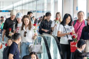 މެދުއިރުމަތީގެ ހަމަނުޖެހުންތަކާ ގުޅިގެން ތާށިވި ފަތުރުވެރިން ފޮނުވާލުމަށް ހާއްސަ ފްލައިޓްތަކެއް ބާއްވައިފި