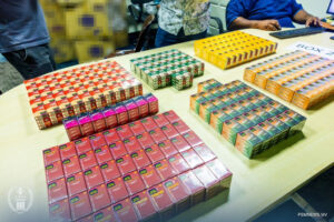 ވޭޕް މަނާކުރި ފަހުން އެންމެ ބޮޑު ޝިޕްމަންޓް ކަސްޓަމްސްއިން ހިފަހައްޓައިފި