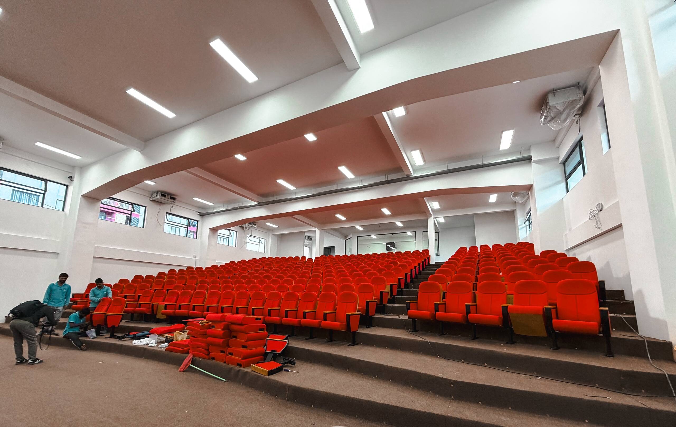 ދިރާސީ އާ އަހަރު ފެށުމަށް ސްކޫލްތައް ތައްޔާރު، 77،000 ދަރިވަރުން މާދަމާ ސްކޫލަށް!