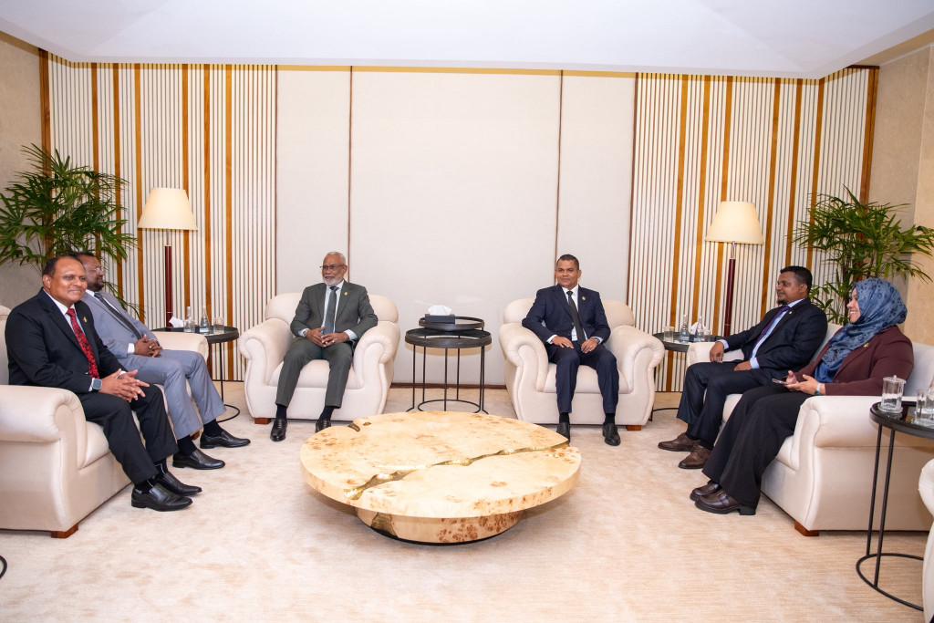 ސައޫދީ ޝޫރާ ކައުންސިލްގެ ދަޢުވަތަކަށް، މަޖިލިސް ރައީސް ޢަބްދުއްރަޙީމް ފުރާވަޑައިގެންފި