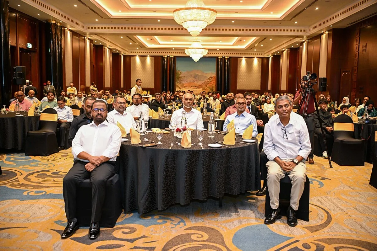 ޔޫއޭއީގައި ތިބި ދިވެހިން ގެއިން ބޭރަށް ނުނިކުތުމަށް އިލްތިމާސް ކޮށްފި