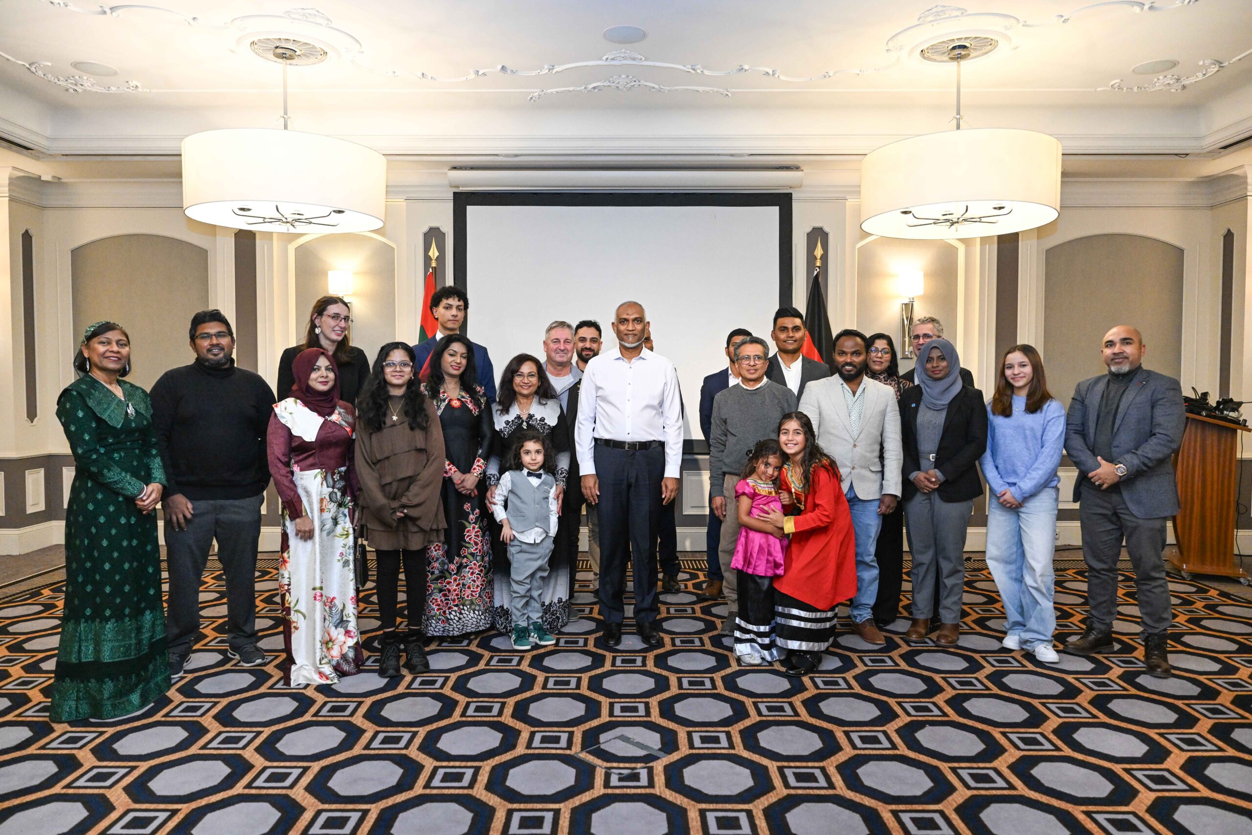 ޖަރުމަނުގައި ދިރިއުޅޭ ދިވެހިންނާއި ރައީސް ބައްދަލު ކުރައްވައިފި