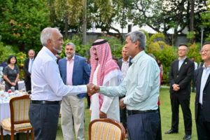 ސަފީރުންނާއި ބައިނަލްއަޤްވާމީ ޖަމާޢަތްތަކުގެ މަންދޫބުންނަށް ރައީސްގެ ދެކަނބަލުން ރޯދަވީއްލުމެއް ދެއްވައިފި