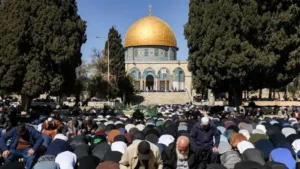 ރަމަޟާން މަހުގެ ފުރަތަމަ ހުކުރާއެކު އަލް-އަޤްޞާ ފުރާލައިފި: 80،000 މީހުން ޖަމާވި