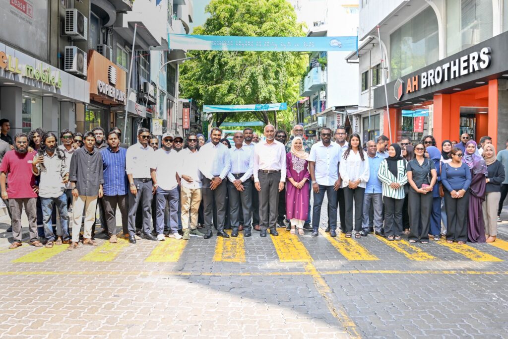 ކައުންސިލް އިންތިހާބުގެ ކެމްޕޭން: ރައީސް މުއިއްޒު ހެންވޭރު ހުޅަނގުގެ ރައްޔިތުންގެ ގާތަށް