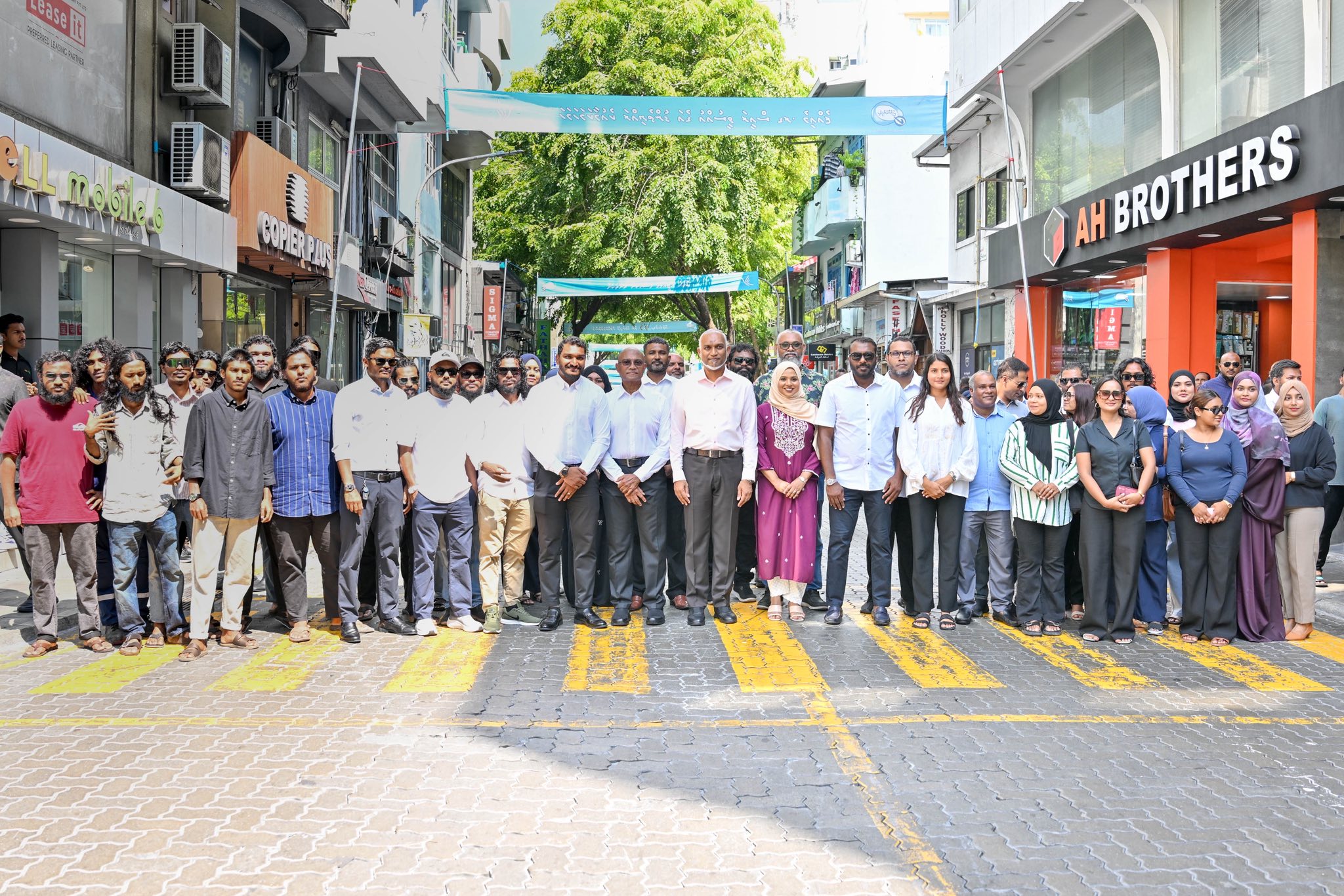 ކައުންސިލް އިންތިހާބުގެ ކެމްޕޭން: ރައީސް މުއިއްޒު ހެންވޭރު ހުޅަނގުގެ ރައްޔިތުންގެ ގާތަށް