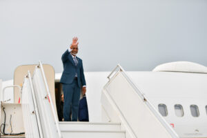 ބަންގްލަދޭޝްގެ އައު ބޮޑުވަޒީރު ހުވާކުރެއްވުމުގެ ރަސްމިއްޔާތަށް ރައީސް އެޤައުމަށް ވަޑައިގެންފި