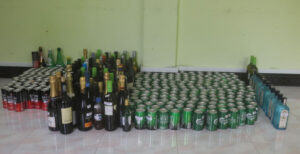 ދ. އެއާޕޯޓުން ފުރަން ދިޔަ ފަތުރުވެރިން އަތުން އަތުލައިގަތް ގިނަ އަދަދެއްގެ ބަނގުރާ ނައްތާލައިފި