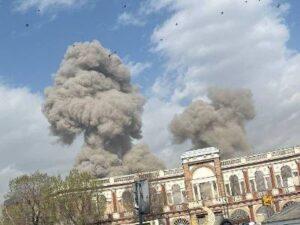 އެމެރިކާ އާއި އިސްރާއީލު ގުޅިގެން ޚާމަނާއީގެ ގަނޑުވަރު ސުންނާފަތިކޮށްލައިފި: ލީޑަރު ރައްކާތެރި ތަނަކަށް