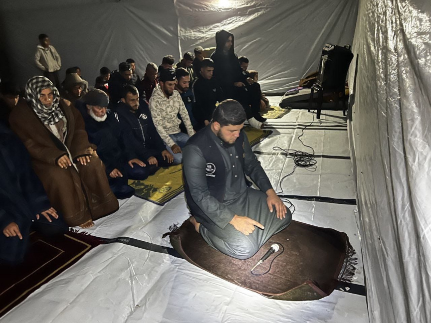 ދިވެހިންގެ އެހީގައި ގާޒާގައި ބިނާކުރި 7 ވަނަ ވަގުތީ މިސްކިތުގައި ނަމާދުކުރަން ފަށައިފި