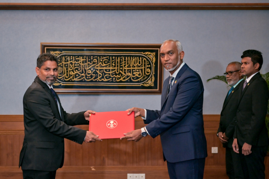 ވަކި މީހެއްގެ ދަރިއަކަށްވުމުން ފުރައްސާރަ ކުރުމަކީ ކުޅިވަރުގެ މުސްތަޤްބަލް ހަލާކުކޮށްލުން: ތޮލާލް