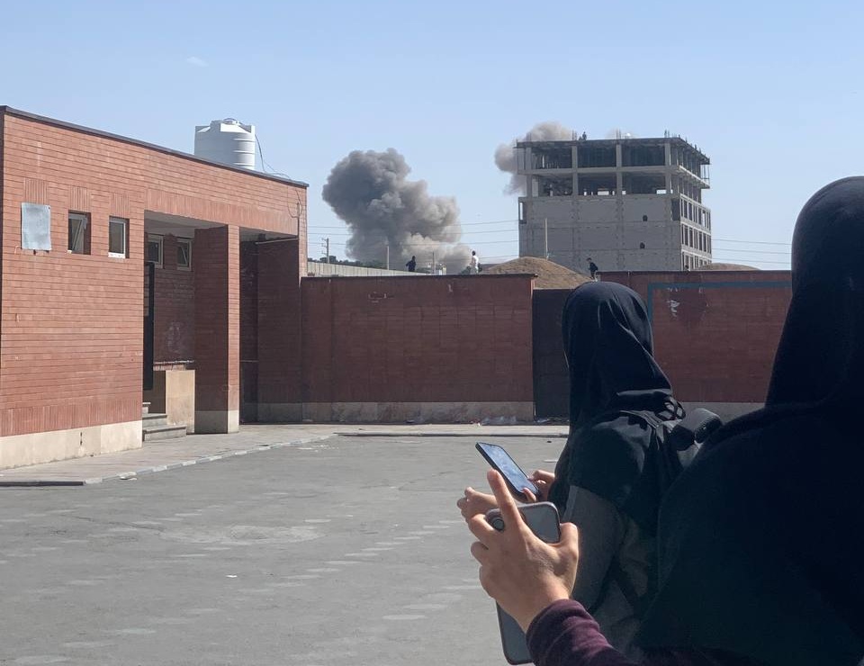 އެމެރިކާ އާއި އިސްރާއީލުން އީރާނަށް ދިން ހަމަލާއެއް ސްކޫލަކަށް އަމާޒުވެ 5 ކުދިން ޝަހީދުވެއްޖެ