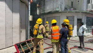 ގަލޮޅު މޯޗަރީ ކައިރީގައި ހުރި ގުދަނެއްގައި ރޯވެ އަނދަނީ