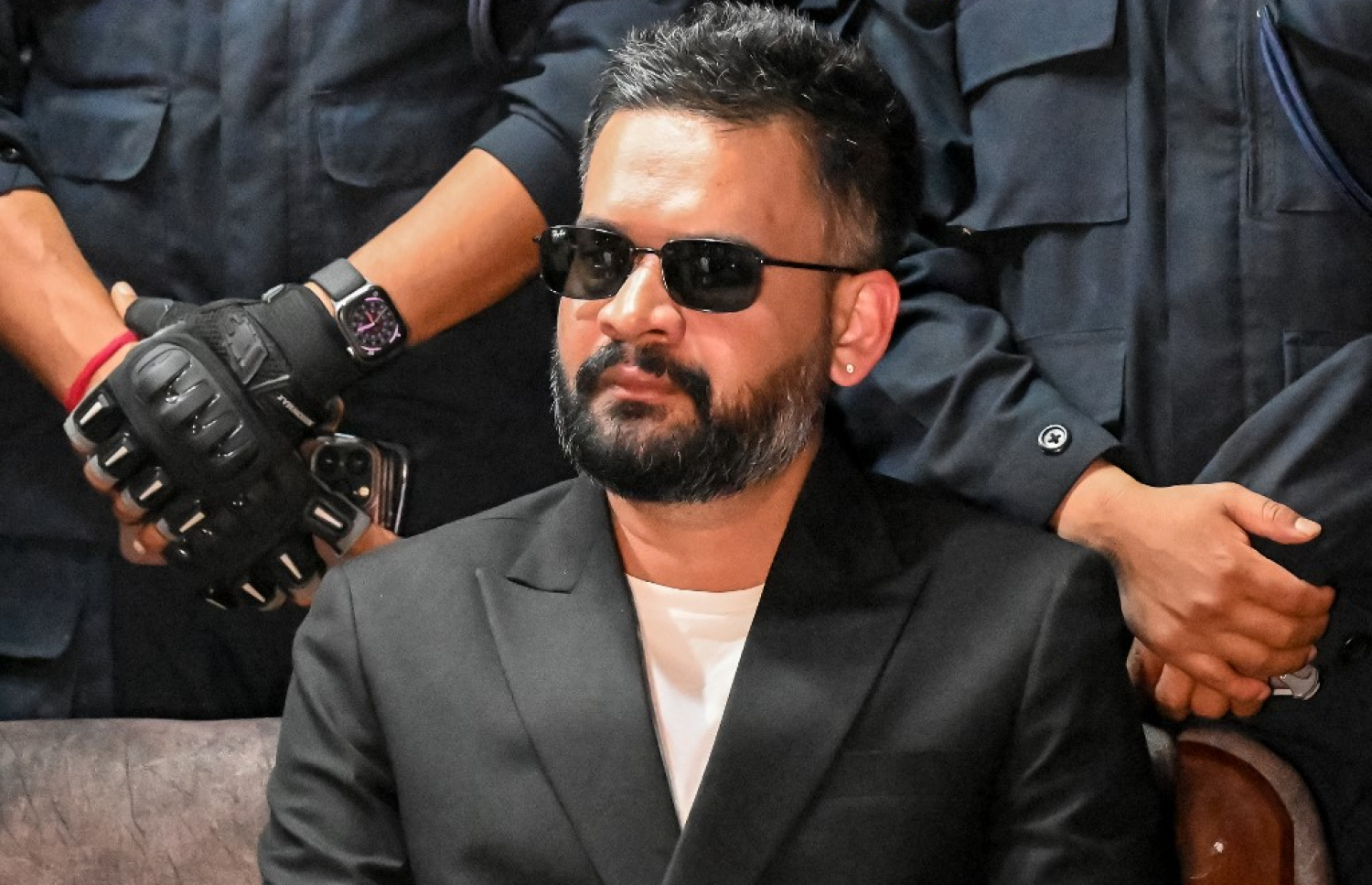 ޒުވާނުންގެ އިންގިލާބީ ވޯޓާއެކު ނޭޕާލުގެ ބޮޑުވަޒީރުކަމާ ގާތަށް ކުރީގެ ރެޕް ލަވަކިޔުންތެރިޔާ ބާލެން!