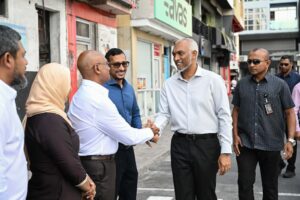 ކައުންސިލްތަކުގެ ބާރު ކަނޑުވާލުމަކީ ގަބޫލުކުރައްވާ ހަމައެއް ނޫން: ރައީސް