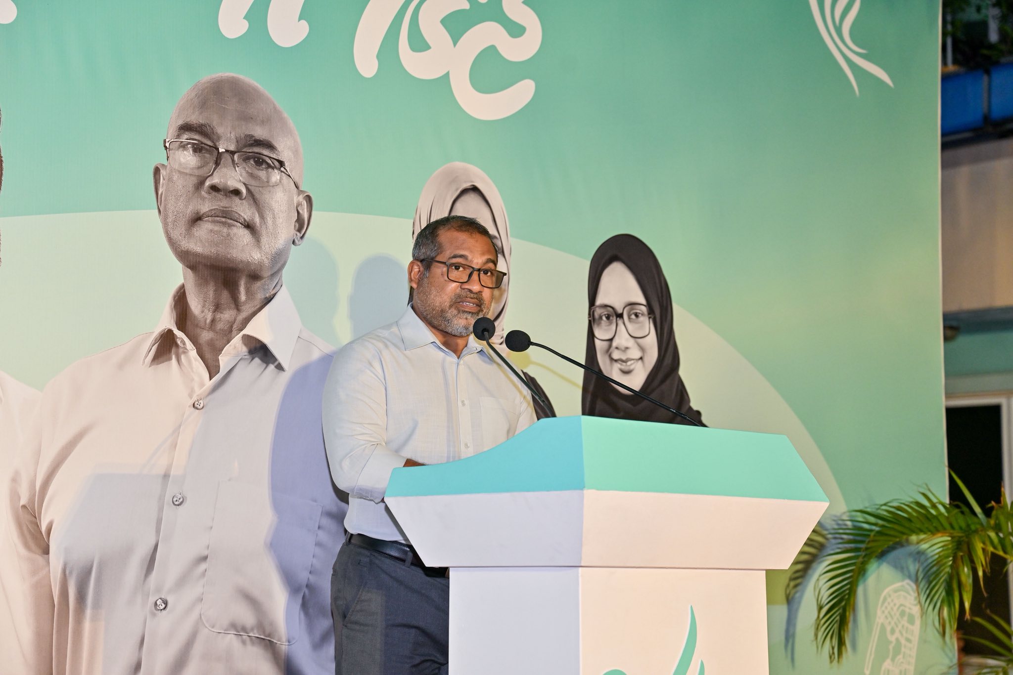 އިދިކޮޅުން މަސައްކަތްކުރަނީ ރާއްޖެއަށް ފަތުރުވެރިން ނުގެނައުމަށް: ޚަލީލް