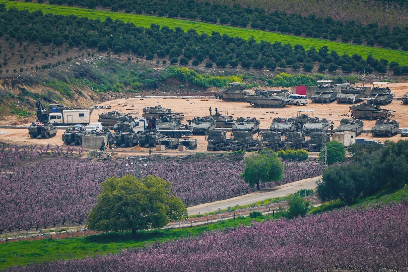 އިޒްރޭލު ސިފައިން އެއްގަމު މަގުން ލުބުނާނަށް އަރައިފި: ޝަހީދުވި މީހުންގެ އަދަދު 850 އަށް