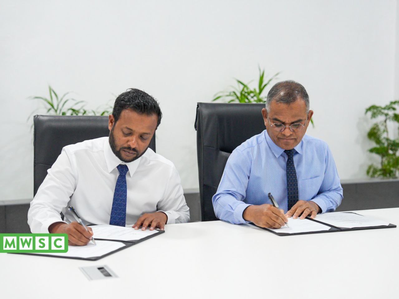 ކ. މާފުށީގެ ފެނާއި ނަރުދަމާގެ މަޝްރޫޢު އެމްޑަބްލިއުއެސްސީއާ ހަވާލުކޮށް، އެއްބަސްވުމުގައި ސޮއިކޮށްފި