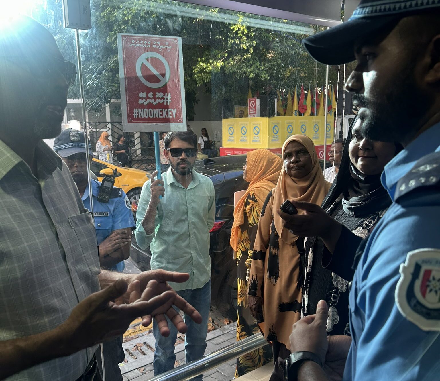 ދެ އިންތިޚާބު އެއްކޮށް ބޭއްވުމުގެ ޕްރޮގްރާމްތަކާ ގުޅިގެން އެމްޑީޕީން ޕީއެސްއެމްގައި އިހުތިޖާޖުކޮށްފި