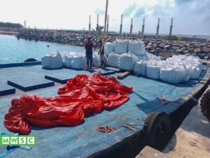 ށ. ބިލެތްފަހީގެ ފެނާއި ނަރުދަމާ މަޝްރޫޢުގެ ސިވިލް މަސައްކަތްތަކަށް ބޭނުންވާ ސާމާނު އެރަށަށް ގެންގޮސްފި