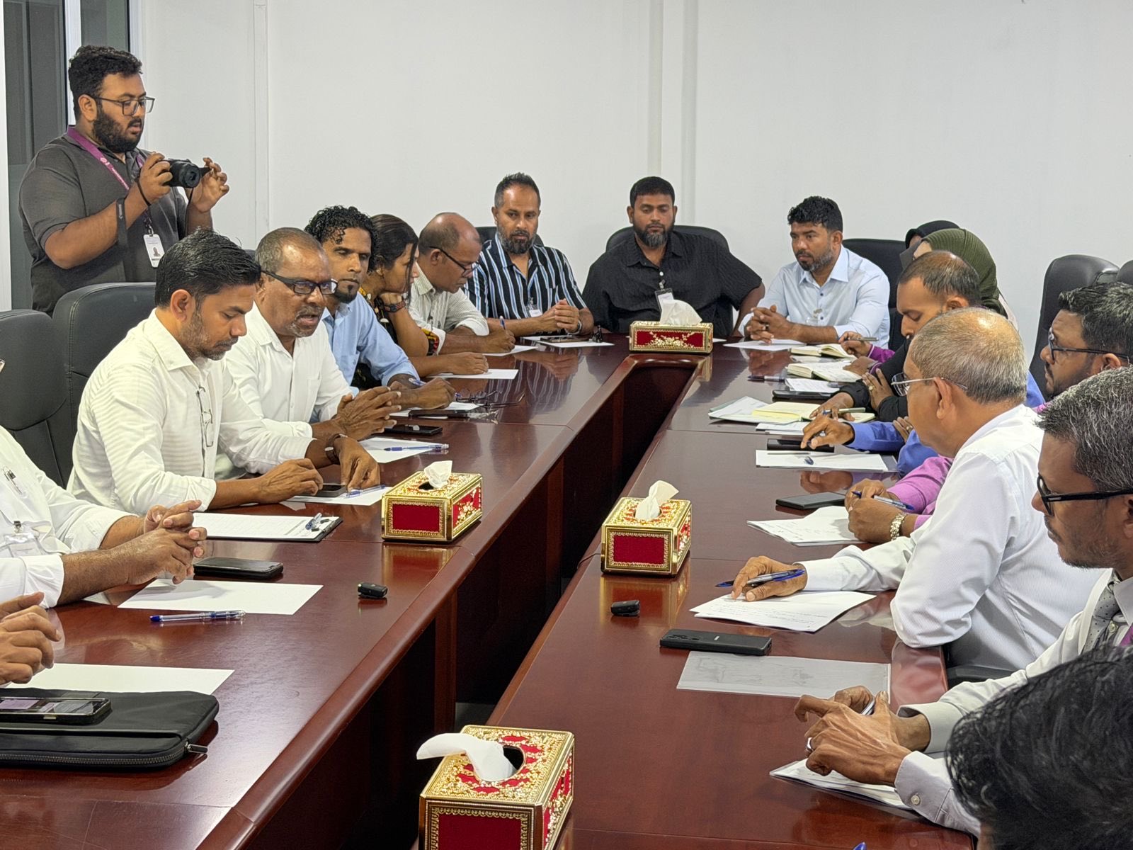 ރެފްރެންޑަމްއާ ގުޅޭ ކަންބޮޑުވުންތައް ހިއްސާކުރަން އެމްޑީޕީން އީސީއާ ބައްދަލުކޮށްފި