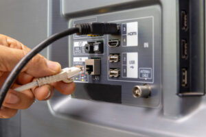 ބިދޭސީންނަށް ކޭބަލް ޓީވީގެ ޚިދުމަތް ނުދެވޭ ގޮތަށް ގާނޫނެއް ހަދަން ރައީސަށް ޕެޓިޝަނެއް ހުށަހަޅައިފި