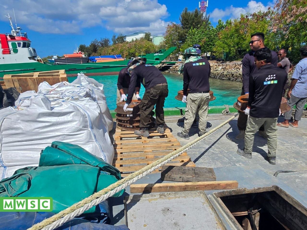 ށ. ނޫމަރާ އަދި މާއުނގޫދޫގެ ފެނުގެ ނިޒާމަށް ބޭނުންވާ ސާމާނު ސައިޓަށް ފޮނުވައިފި