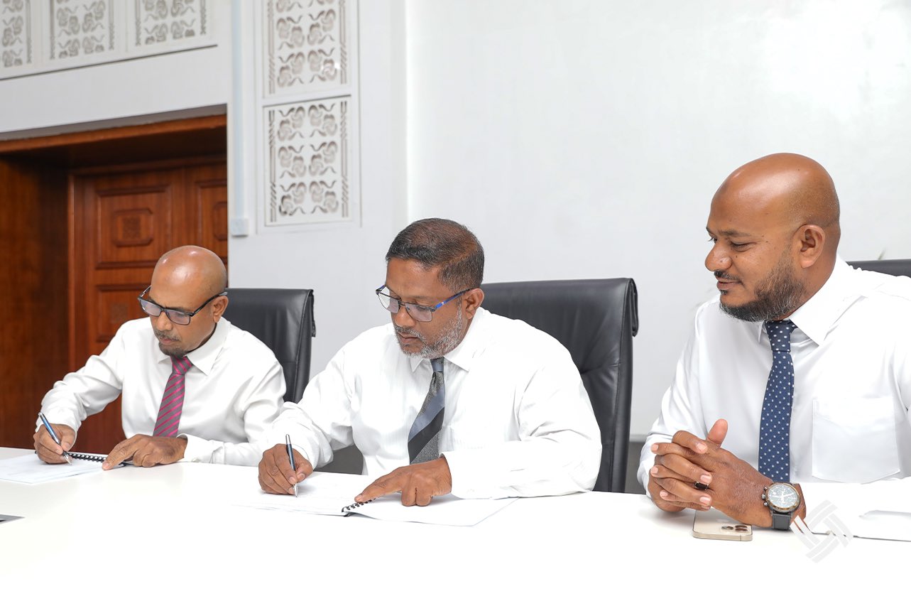 ހއ. މުރައިދޫ އަދި ބާރަށުގެ މަގުތައް ޒަމާނީ ފެންވަރަށް ތަރައްޤީކުރުމަށް އާރްޑީސީއާ ހަވާލުކޮށްފި