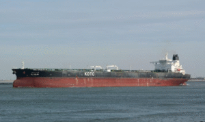 ކުވެއިތުގެ ތެޔޮ ޓޭންކަރަކަށާއި ގަލްފުގެ ގައުމުތަކަށް އަމާޒުކޮށް ވަރުގަދަ ހަމަލާތަކެއް ދީފި