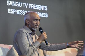 މެންބަރުންނާއި ކައުންސިލަރުން މަގާމުން ވަކިކުރުމުގެ ބާރު ރައްޔިތުންނަށް ދެނީ