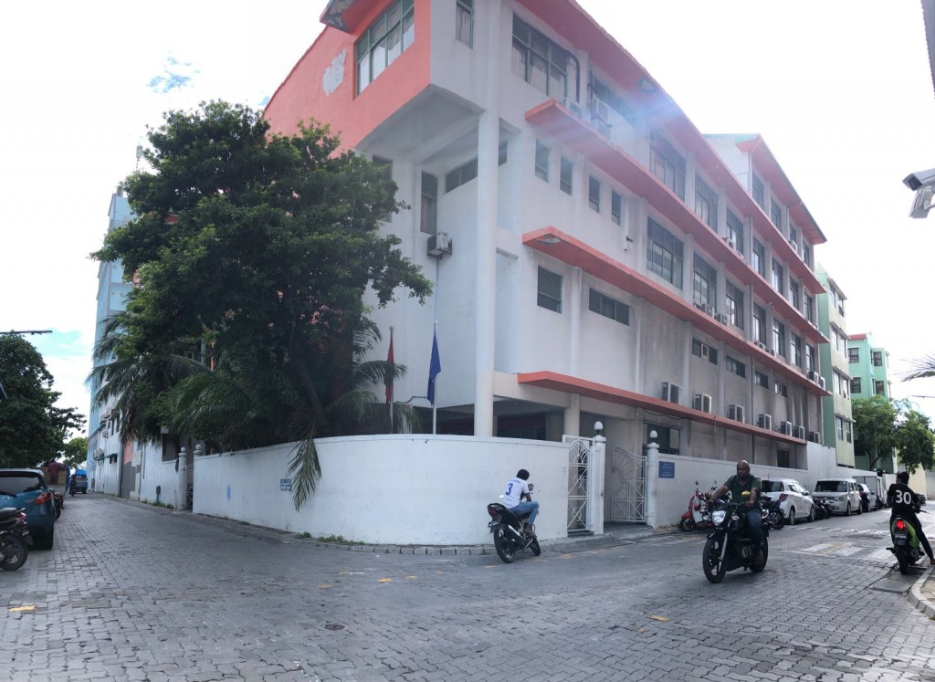 މަންދު ކޮލެޖުން ހޯދަން މަސައްކަތްކުރާ 498 މިލިއަން ރުފިޔާ ދޭން ނުޖެހޭނެކަމަށް އޮޑިޓް އޮފީހުން ބުނެފި