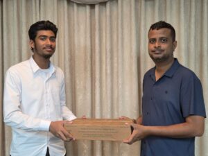 ސަޢުދީން ރާއްޖެއަށް ހަދިޔާކުރި 15 ޓަނުގެ ކަދުރު އެކި މުއައްސަސާތަކަށް ބަހައިފި