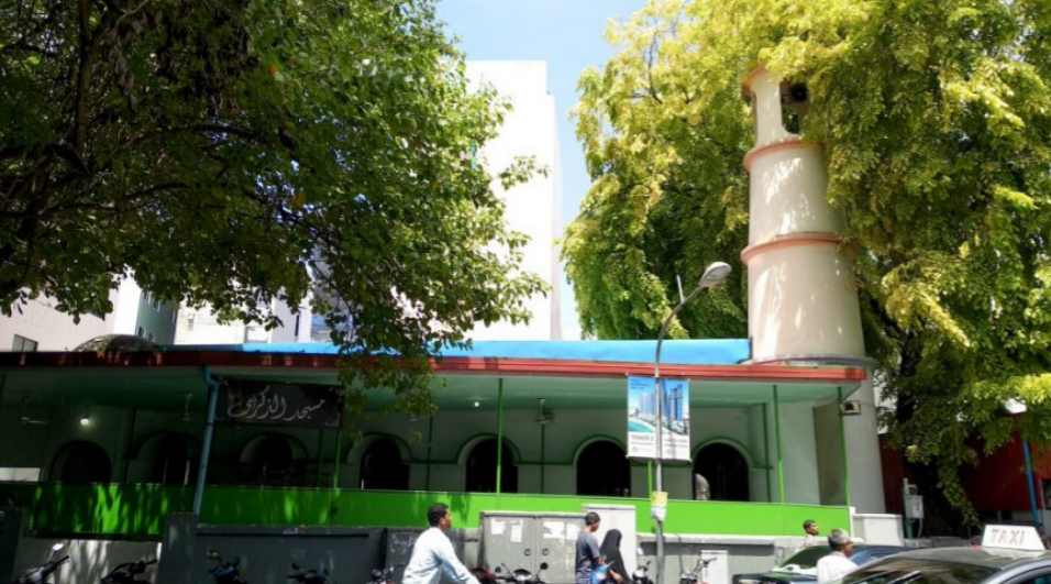 ޒިކުރާ މިސްކިތް ހުރި ބިމުގައި ޒަމާނީ އާ މިސްކިތެއް ބިނާކުރުމުގެ ބިންގާ މިރޭ އަޅަނީ