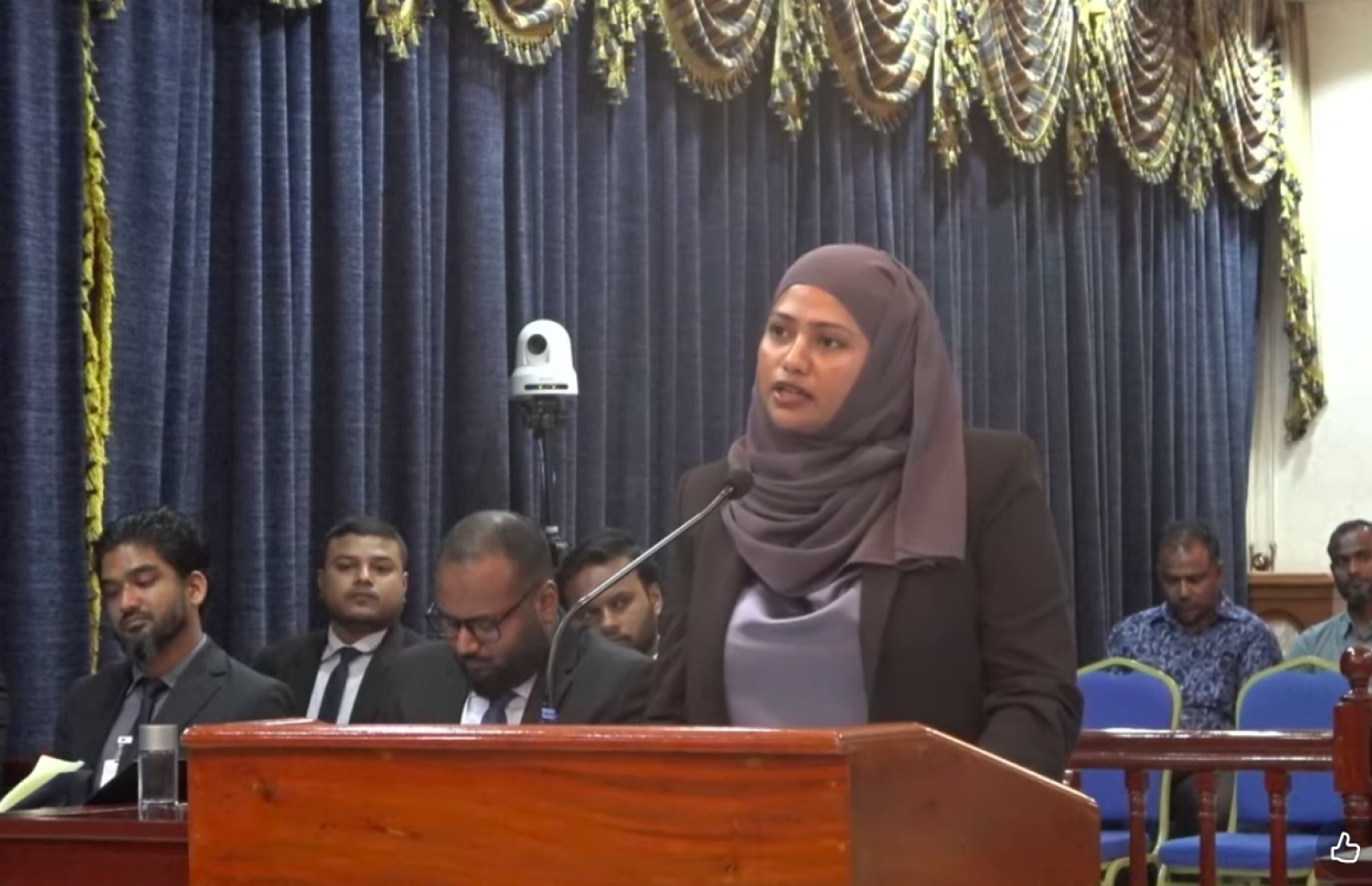 ޕާޓީ ބަދަލުކުރާ މެމްބަރުންގެ ގޮނޑި ގެއްލޭ އިސްލާހު ސައްހަ ކަމަށް ދައުލަތުން ބުނެފި