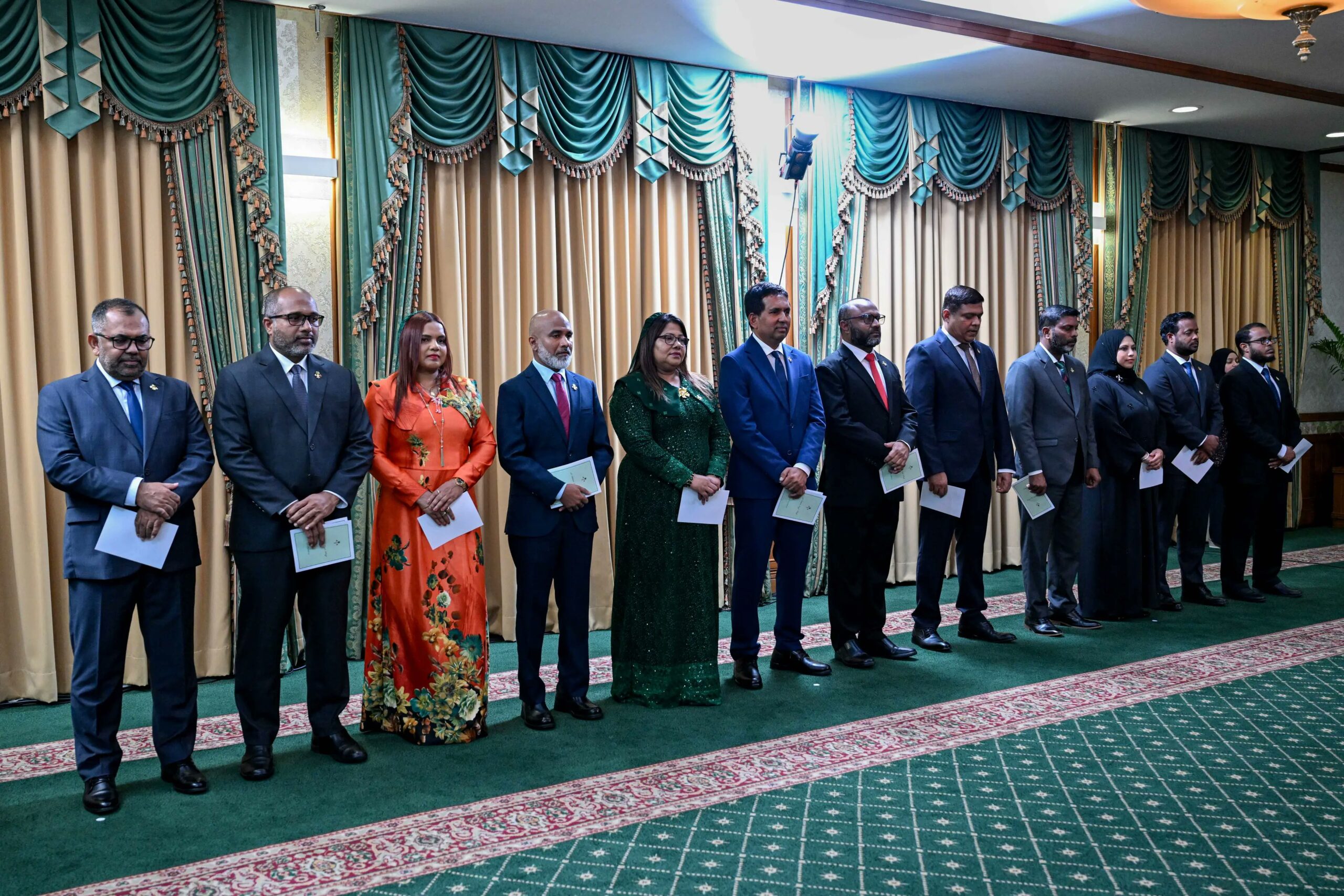 މިނިސްޓްރީތަކުގެ މެންޑޭޓަށް ބޮޑެތި ބަދަލުތައް ގެނެސް، ވަޒީރުންގެ މަޖިލިސް، އަލުން އެކުލަވާލައްވައިފި