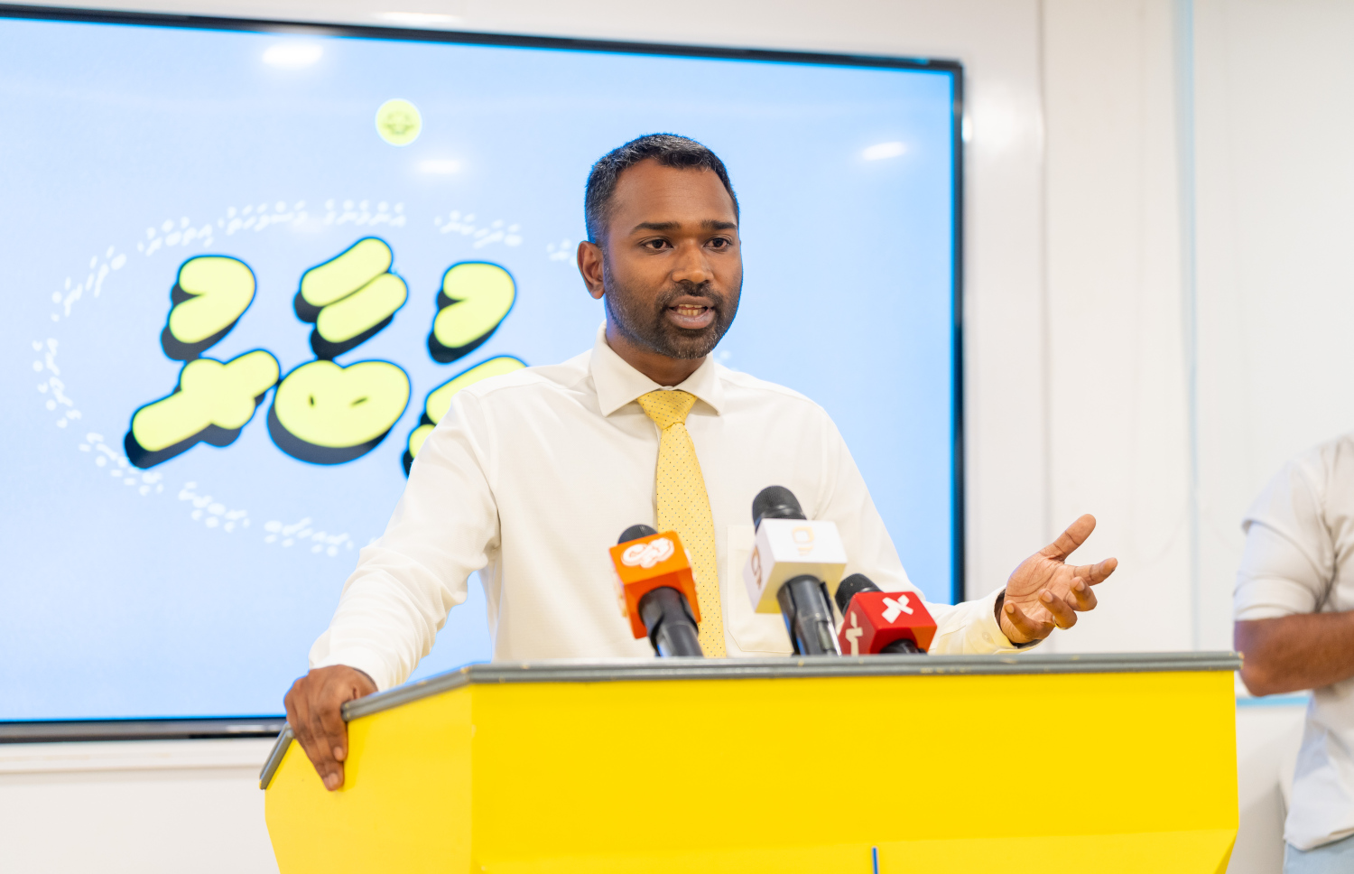 ވެރިކަމުގެ ނިޒާމު ބަދަލުކުރުމަށް ނަޝީދާއި ފައްޔާޒު ހުށަހެޅުއްވި ކަންކަން އެމްޑީޕީގެ އުސޫލުތަކާ ހިލާފު: މީކާއިލް