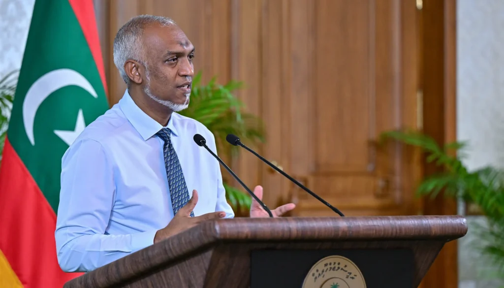 އަމާޒަކީ ސިޔާސީ މަގާމުތައް މަދުކޮށް، ކުންފުނިތަކުގެ 33 އިންސައްތަ މުވައްޒަފުން ދަށްކުރުން: ރައީސް