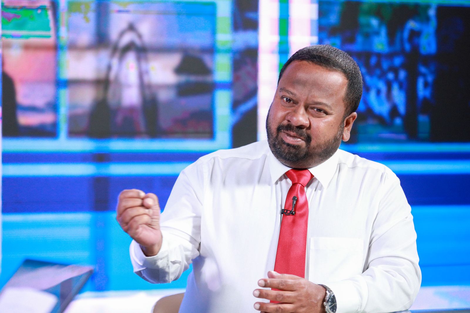 ސިޔާސީ މަޤާމުތަކަކީ ހަދިޔާއެއް ނޫން، ނަތީޖާ ނުނެރެވޭނަމަ ޖެހޭނީ ވަކިވާން: މުންދު