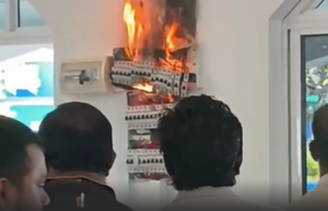 މ. މުލީ ހުކުރު މިސްކިތުގައި ހުކުރު ވަގުތު އަލިފާނުގެ ހާދިސާއެއް ހިނގައިފި