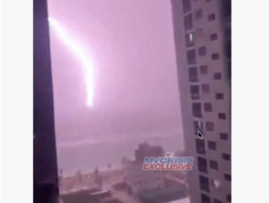 މޫސުން ގޯސްވެ، ހުޅުމާލޭގެ އިމާރާތަކަށް ހޮނުއަޅައި ގެއްލުންތަކެއް ވެއްޖެ