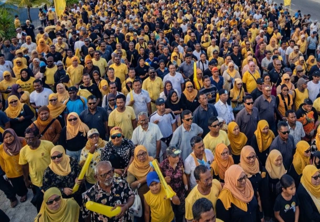 އައްޑޫ ސިޓީން އެމްޑީޕީން ހޯދި ތާރީޚީ ކާމިޔާބީ ފާހަގަކުރުމަށް ވެހިކަލް ބުރެއް ބާއްވައިފި