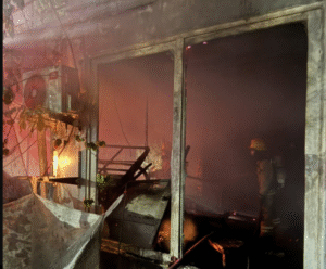 އދ. މާމިގިލީ ފެހުރިހި ޔޫތު އެސޯސިއޭޝަންގެ ގުދަނުގައި ރޯވި އަލިފާން ނިއްވާލައިފި