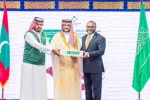 ސައުދީ ރަސްގެފާނުގެ ފަރާތްޕުޅުން ރާއްޖެއަށް 50 ޓަނުގެ ކަދުރު ހަދިޔާކުރައްވައިފި